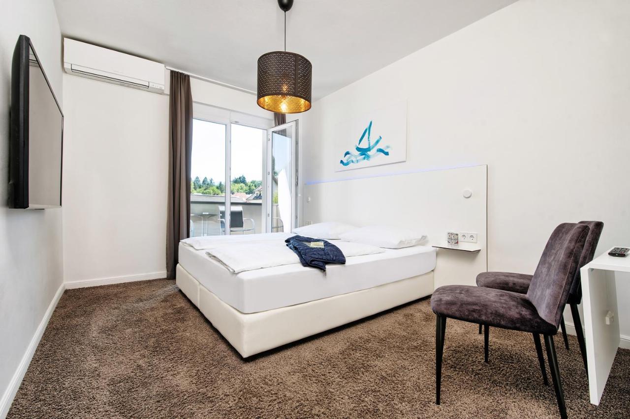 24 Checkin Velden Motel